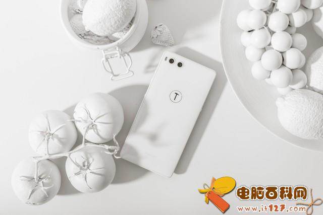 坚果R1白色真漂亮 高清精美图赏