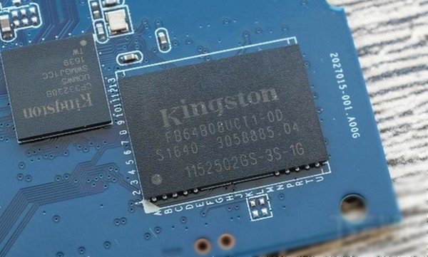 固态硬盘颗粒原片、白片和黑片的区别