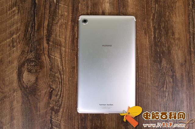 四曲面金属机身 华为M5平板电脑图赏