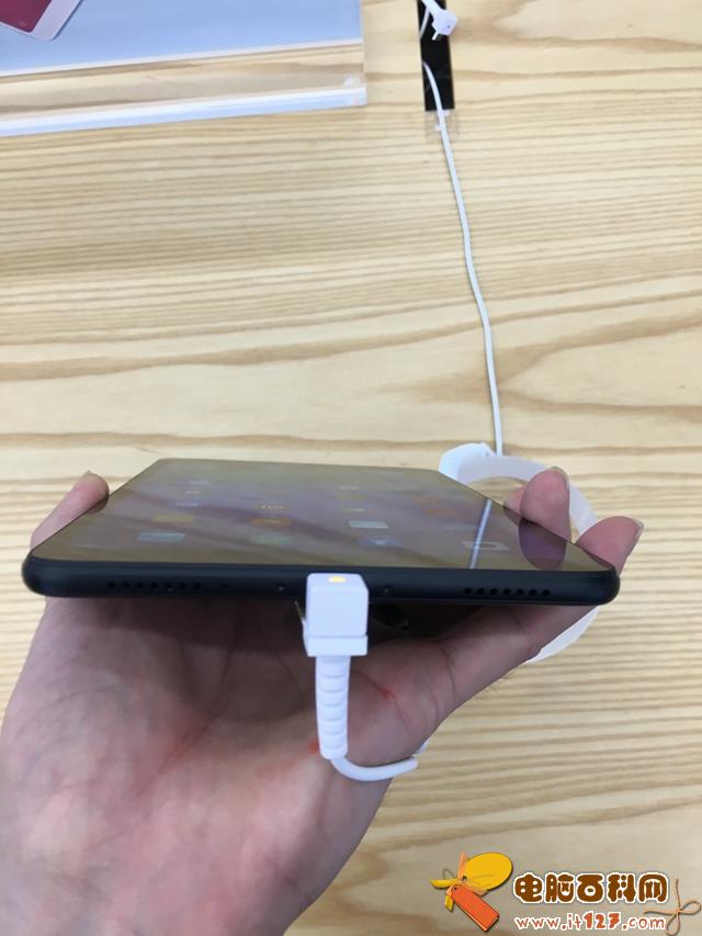 小米平板4实拍图赏:8英寸握持,阅读神器